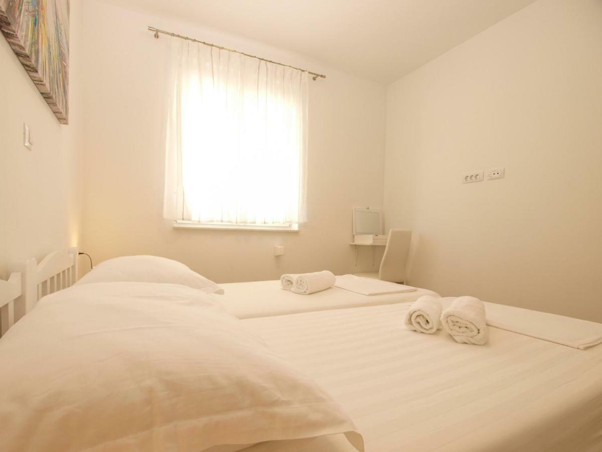 4 Stars Apartments-pikula Fazana
