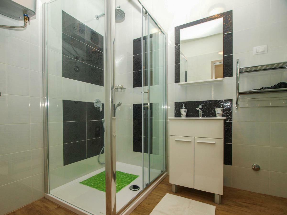 4 Stars Apartments-pikula Apartment Fazana