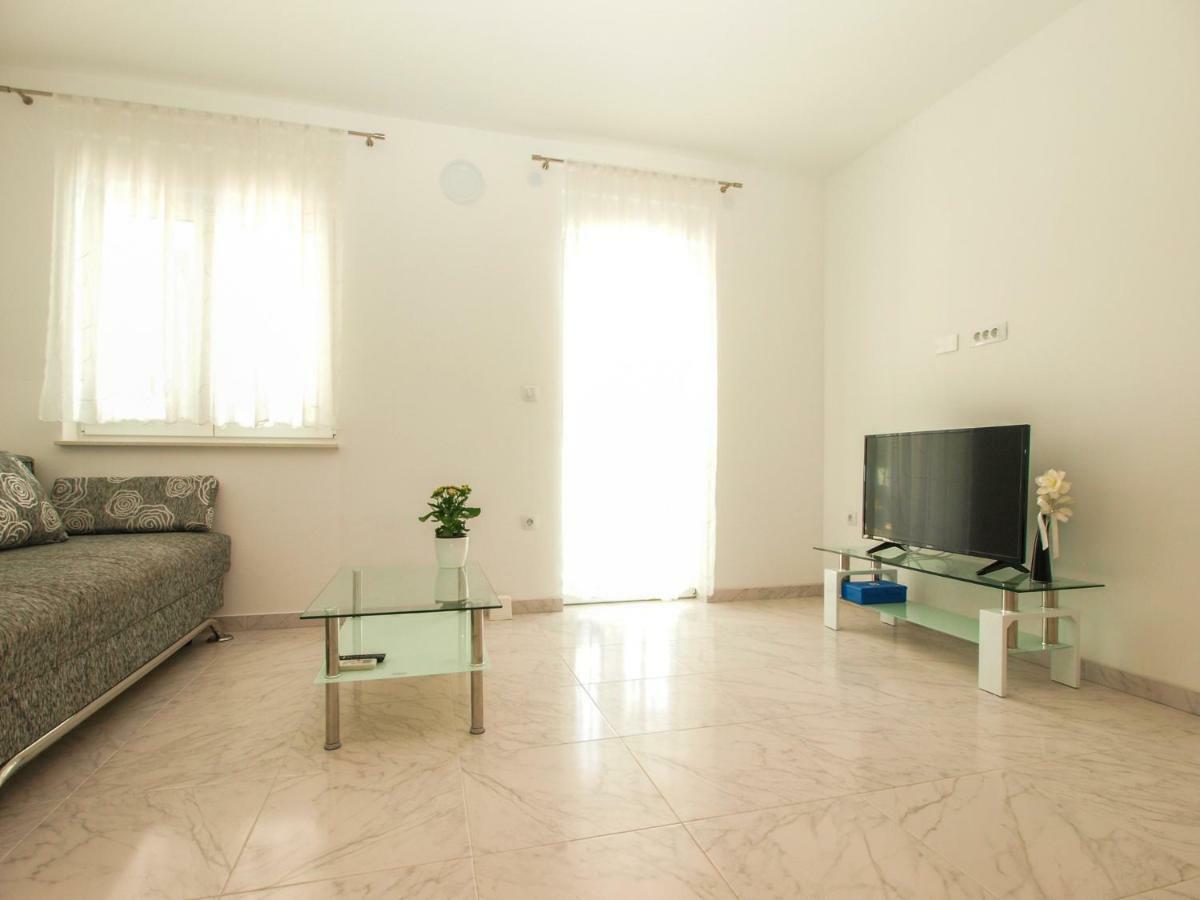 Marko 1670 Apartament