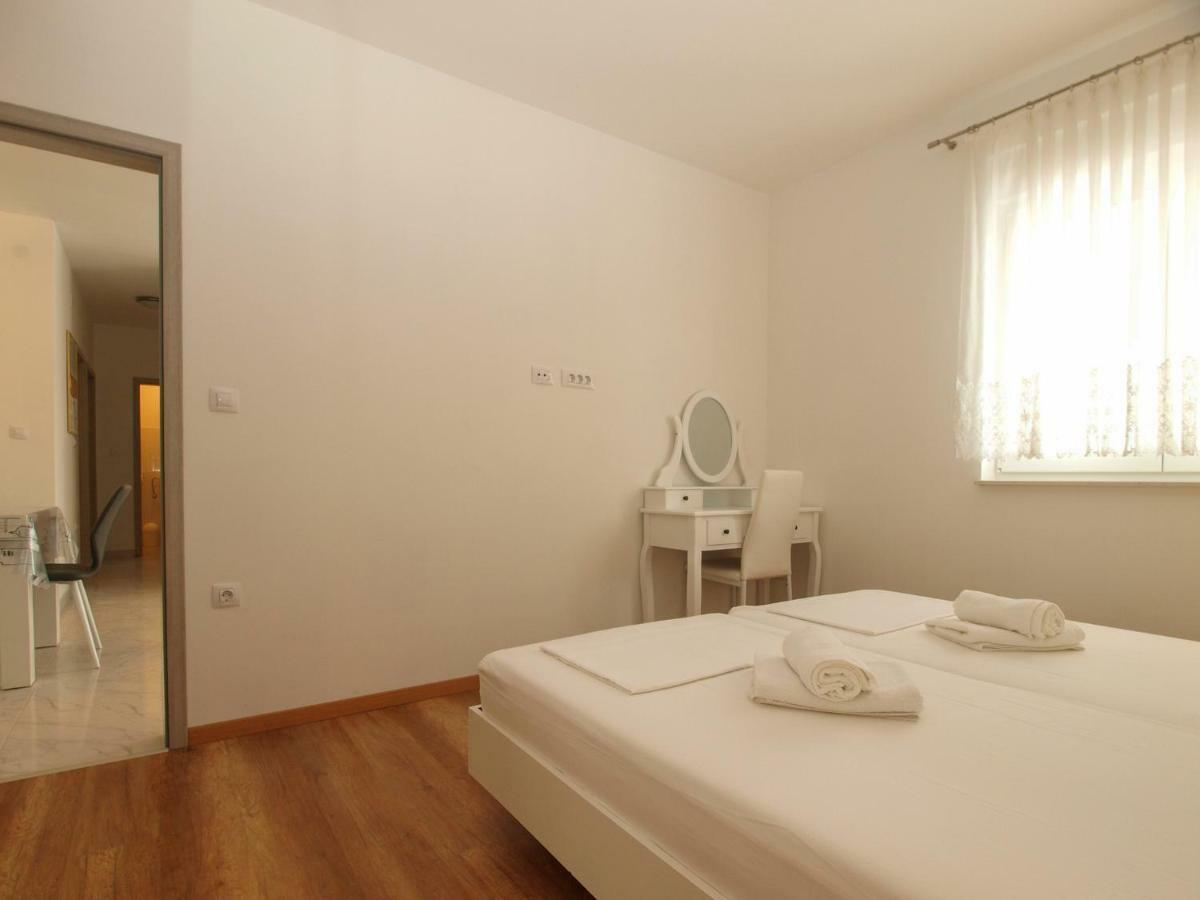 Marko 1670 Apartament