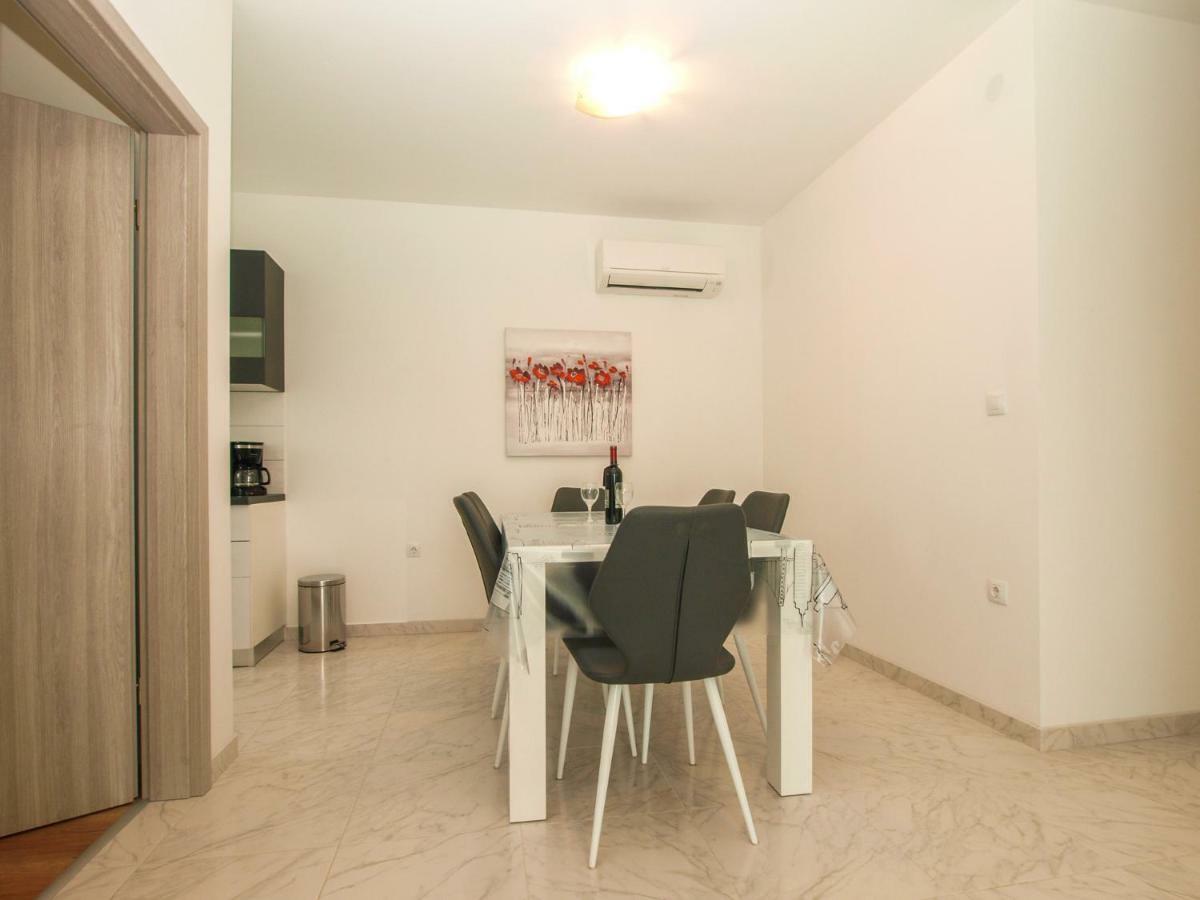 Marko 1670 Apartament *