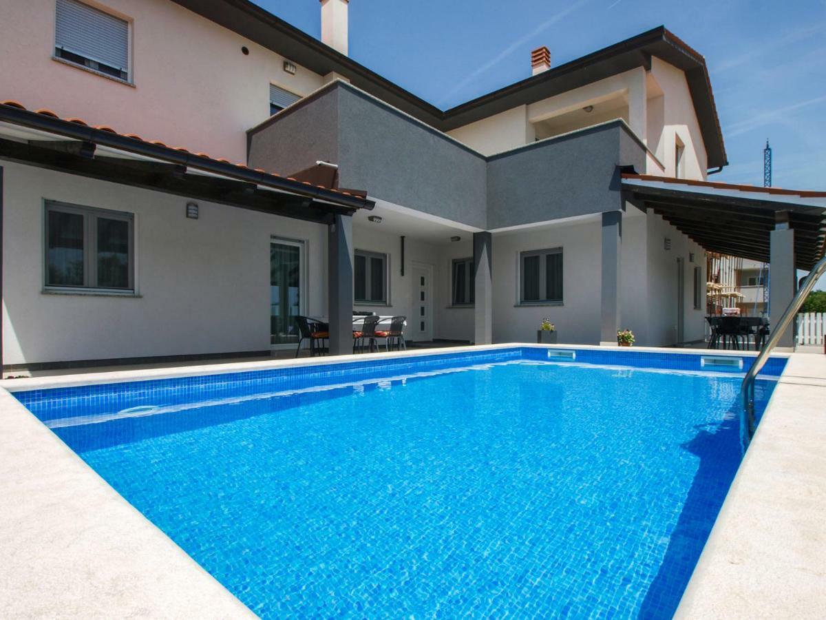 4 Stars Apartments-pikula Apartment *