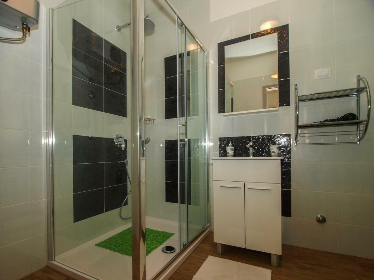 4 Stars Apartments-pikula Apartment
